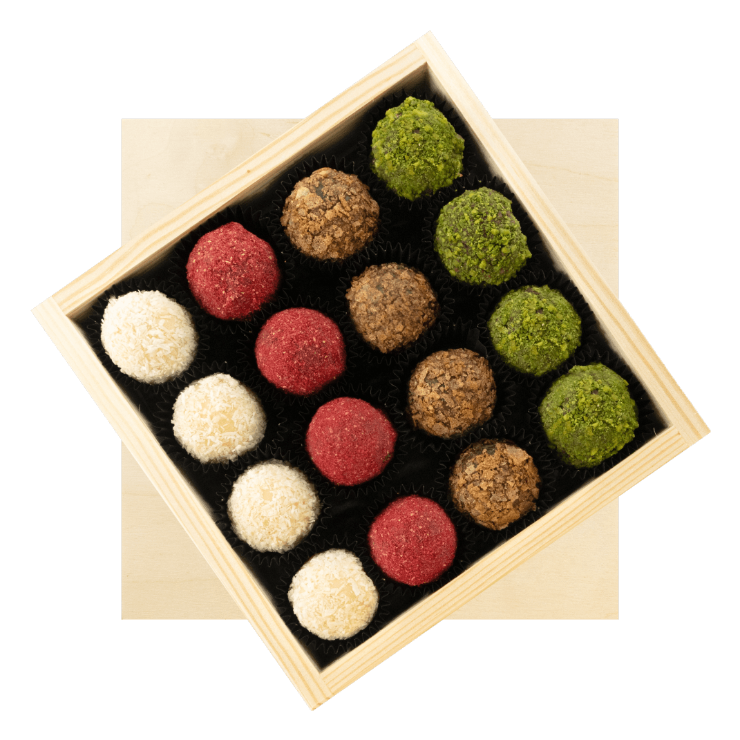 Wooden gift box with 16 truffles 5407008476847 The Belgian Chocolate Makers