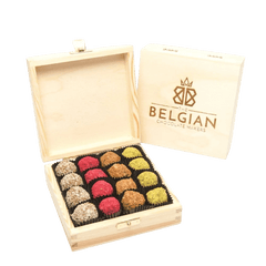 Wooden gift box with 16 truffles 5407008476847 The Belgian Chocolate Makers
